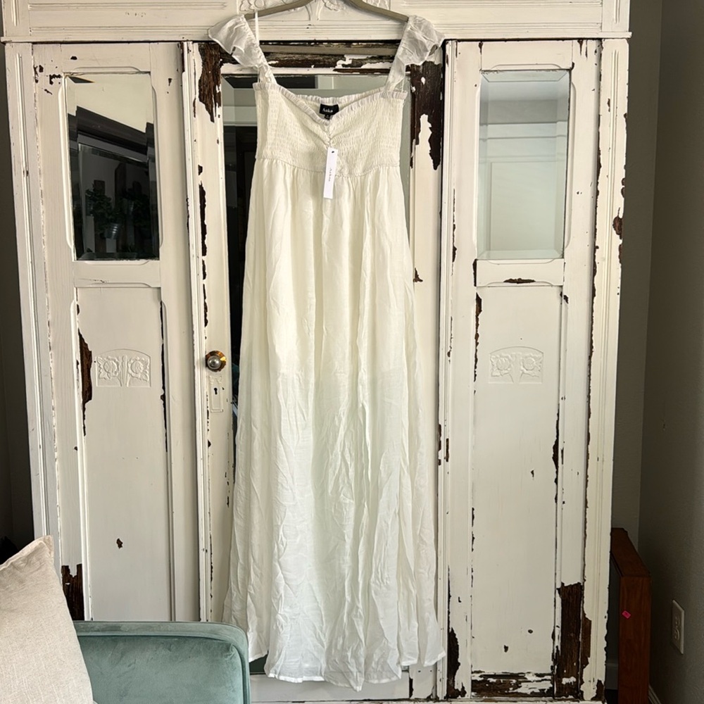 NWT Aakaa Smocked Maxi Dress